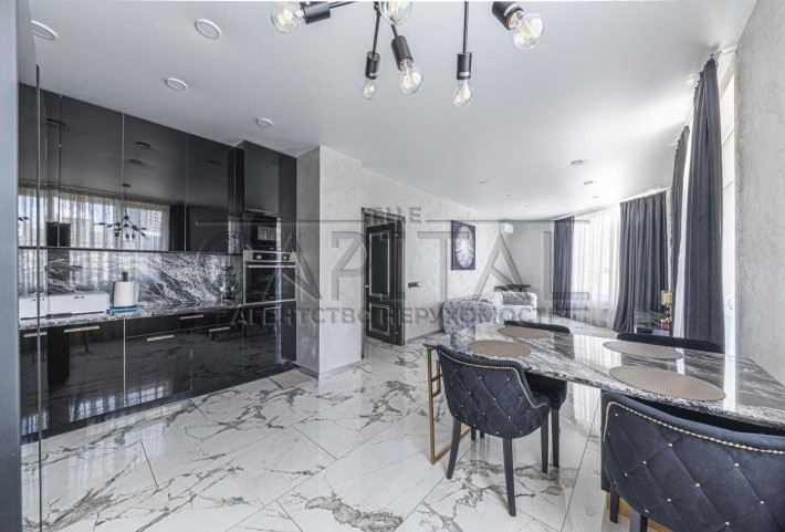 Продаж квартири, вул. Липківського, ЖК Adamant, Солом'янка - фото 1