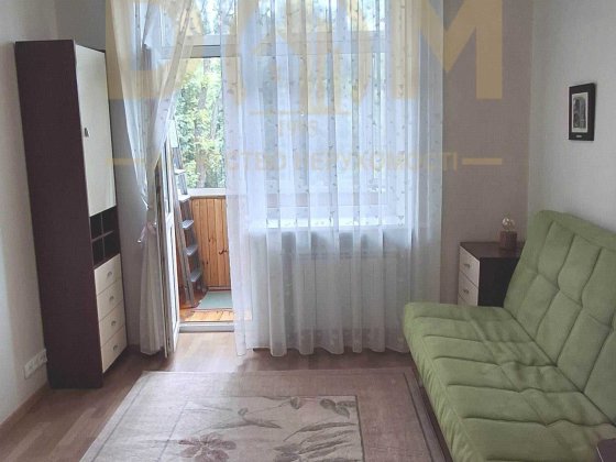 Продам 2-к квартиру на  вул.Черняховського, 12, метро Нивки - 5 хвилин Киев