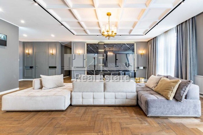 Продажа 3к квартиры 150м2, ЖК Парус, ул. Юрия Ильенко, 18б - фото 1