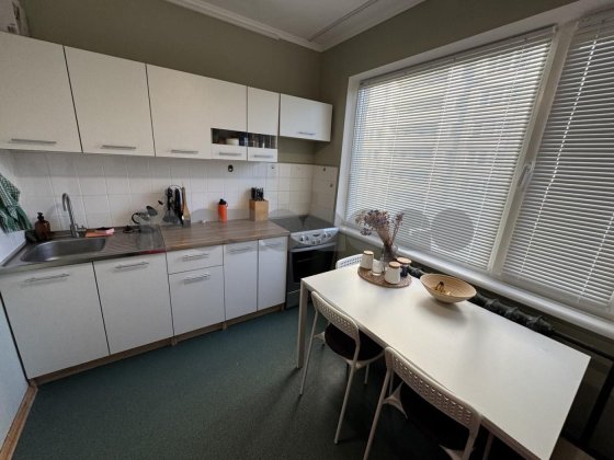 продам 2 кімн. кв-ру Депутатська 30 Київ Святошино Киев