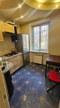 1к тепла 15хв. до м.Нивки,Ружинська 3/56,33.3кв.м.,висота-2.73м,без % - фото 1