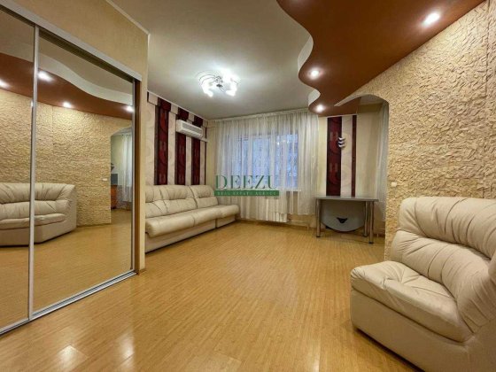 Продаж 2-х кімнатної квартири, вул. Вишгородська 48-Б, ТЦ Ретровіль Київ