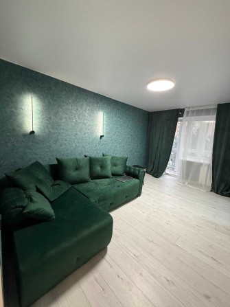 Святошино 2 кім квартира з сучасним ремонтом та меблями сертифікат - фото 1