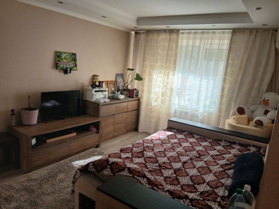 Продаж 1к квартири вул. Чорнобильська 11 Київ