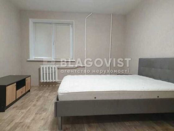 Продаж 2к на Подолі вул.Нижньоюрківська, 4 з ремонтом метро Т.Шевченка Київ