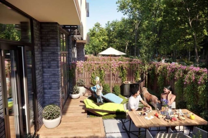 СВІЙ ДВОРИК. Продам велику двокімна квартиру від власника. Розстрочка. - фото 1