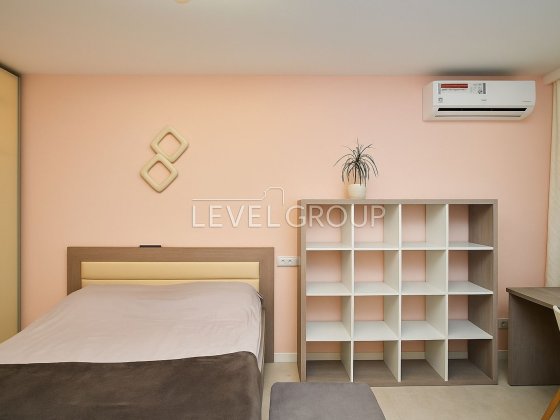 Однокімнатна квартира з дорогим дизайнерським ремонтом в новобудові Киев