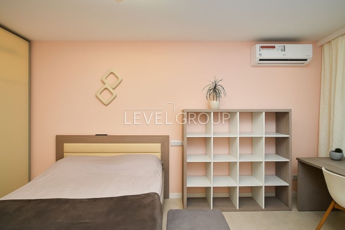 Однокімнатна квартира з дорогим дизайнерським ремонтом в новобудові - фото 1