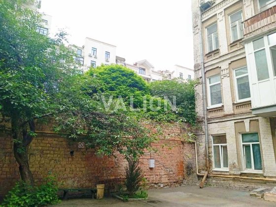 Продам 2к квартиру, історичний будинок, Межигірська 32, Поділ, метро Київ