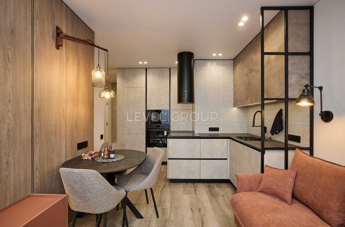 Продаж 1-кімнатної квартири з дизайнерським ремонтом, ЖК Варшавський 3 - фото 1