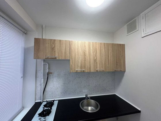 квартира- студія,  гостінка  вул. Ушинського 23  Солом'янський рн.