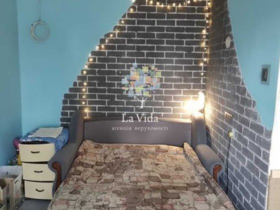 Продам 1-кім квартиру, ліфт, метро Берестейська, пров. Чугуївський 13а Киев