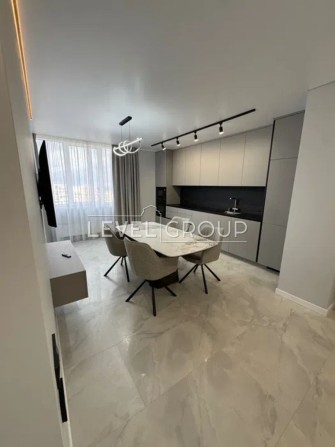 Продаж 2к квартири з ремонтом 65м2  ЖК Варшавський 2 - фото 1