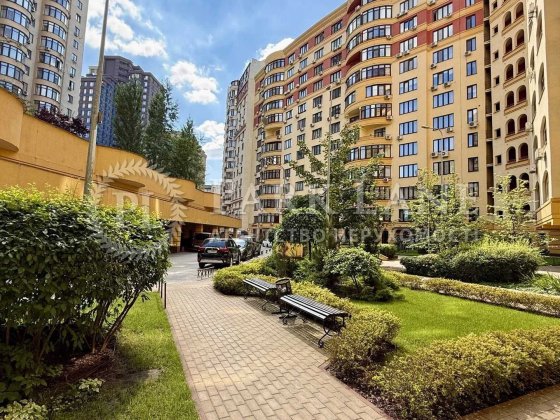 Продаж просторої трикімнатної квартири , по  Чорновола, Шевченківський Київ