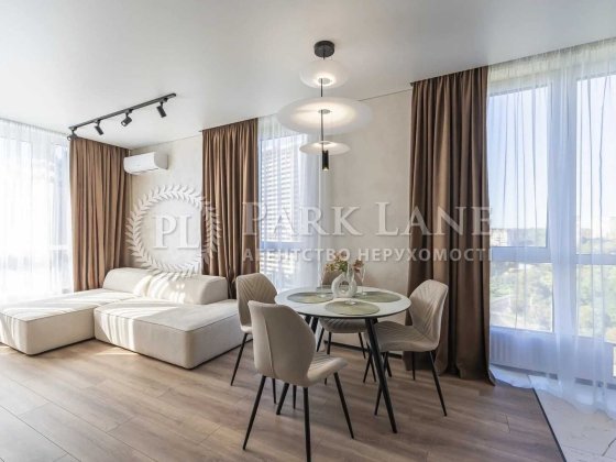 Продаж 2к квартири 10й поверх з ремонтом ЖК Варшавський плюс Київ