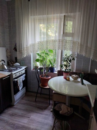 2-р.кв. 50 кв.м вул.Р.Ратушного( Волгоградська)  35а . - фото 1