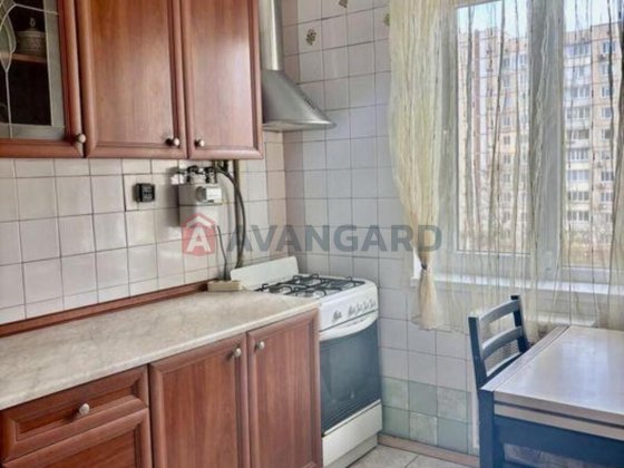 3-кімнатна квартира біля метро Вокзальна, вул. Мокра, 7 Київ