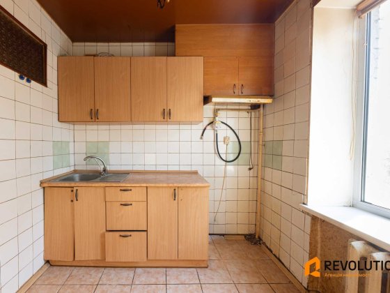 Без%; Дорогожицька 15Б, 3-кім, 57м2, 4 поверх, Дорогожичі 10 хв пішки Киев