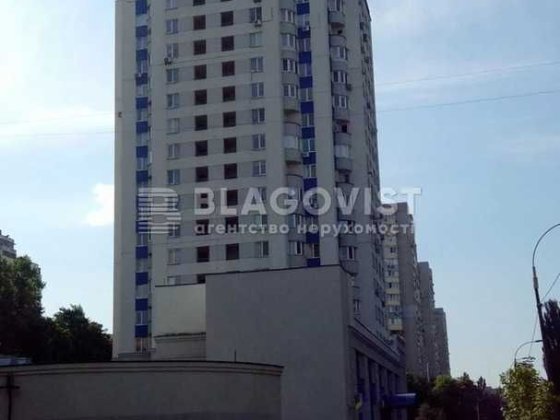 Простора 3-кімнатна квартира з готовим ремонтом Київ