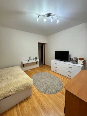 Продаж 2к квартири вул. Верховинна, 91 м. Житомирська - фото 1