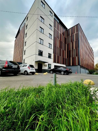 Продам паркинг/гараж на Победе/Ривер Парк/Бест Хаус - фото 1