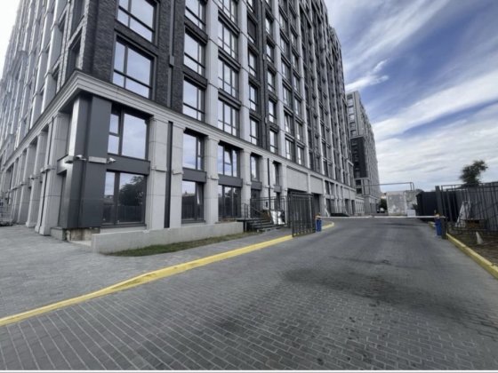 Продаётся  машиноместо в подземном паркинге ЖК Женева Днепр