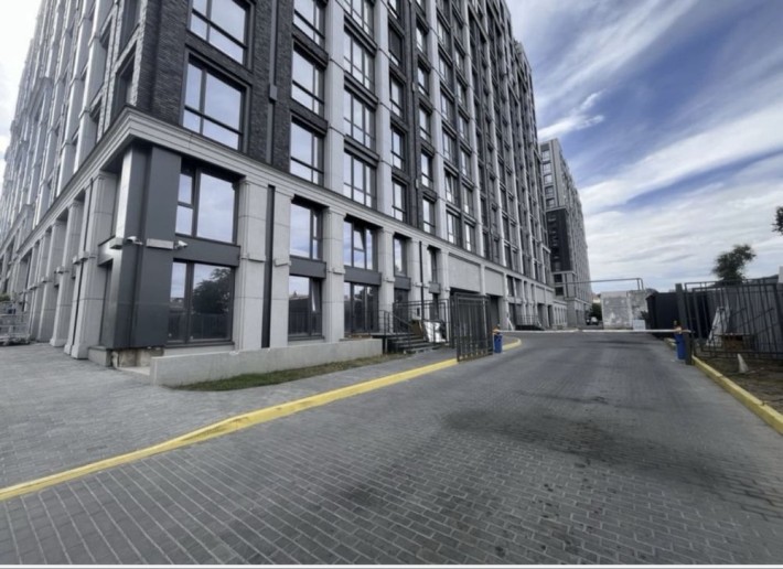 Продаётся  машиноместо в подземном паркинге ЖК Женева - фото 1