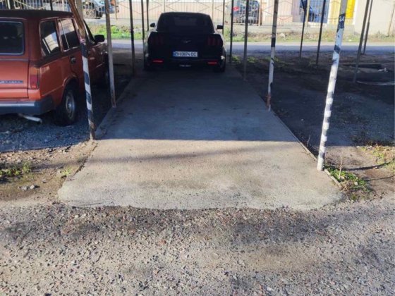 Продам крытое место на охраняемой стоянке Одесса