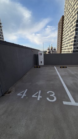 Паркомісце Варшавський 3. Паркінг 7.9 - фото 1