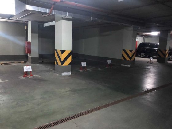 Оренда великого паркінгу в ЖК Космополітен Дегтярівська 25А Київ