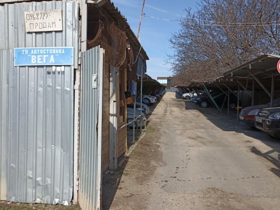 Продам (сдам) место на крытой автостоянке Одесса