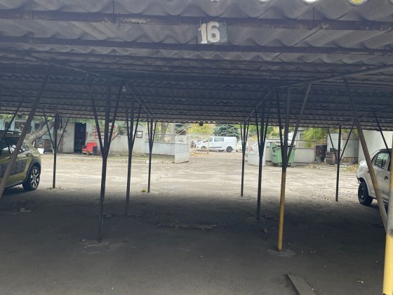 продам місце на автостоянці ,адреса Ільфа Петрова  20/2 Одесса