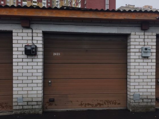 Варшавский квартал Гараж 20 кв метра с зарядкой. Київ