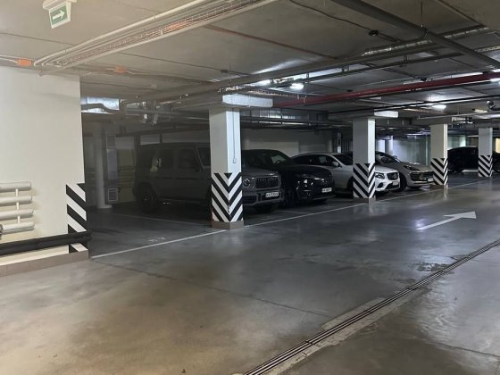 Аренда паркоместа Новопечерские Липки, ул. А.Верхогляда, д.20