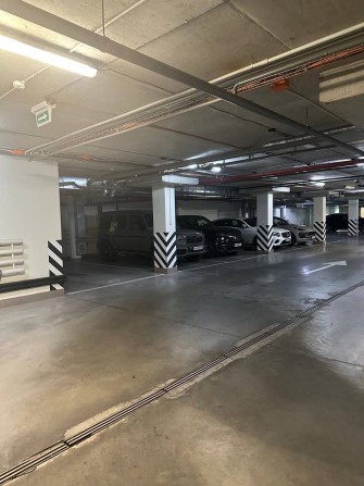 Аренда паркоместа Новопечерские Липки, ул. А.Верхогляда, д.20 - фото 1