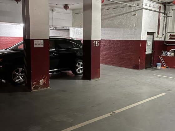 Паркомісце Кониського Київ