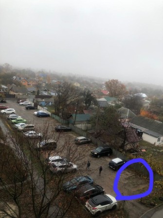 Місце на автостоянці - фото 1
