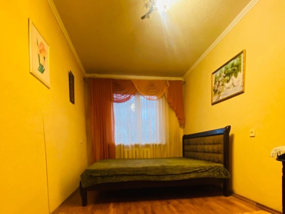 Терміново продам 3-х кімнатну квартиру,Б-р Вацлава Гавела,7 Киев