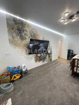 Продаж квартири в ЖК Медовий. Кадетський Гай 10. - фото 1