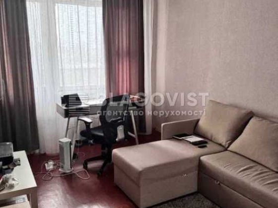 Продаж 2К квартири ст.м. Святошено Київ