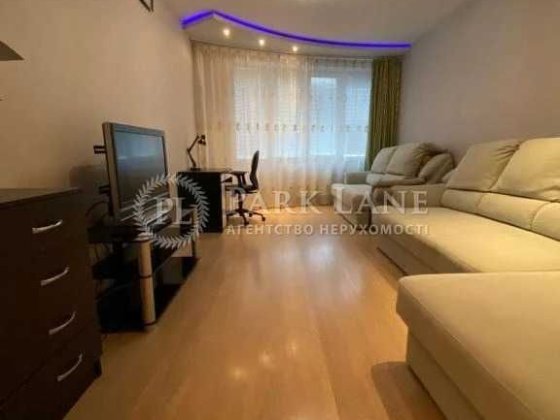 Продаж 1 кім Видова з ремонтом Верховинна 37 Святошин Житомирська Киев