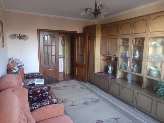 Продам 3 кімнатну квартиру Святошинський район Київ