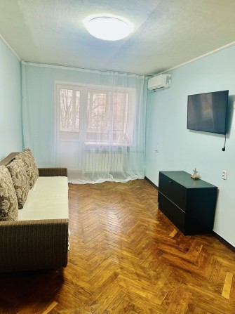 Продаж  1 кімнатної квартири, метро Дорогожичі. - фото 1