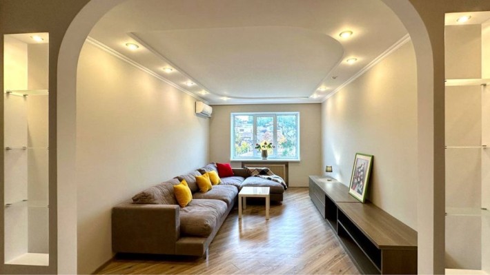 Продаж 3к .квартири метро Вокзальна, Університет , Хрещатик - фото 1