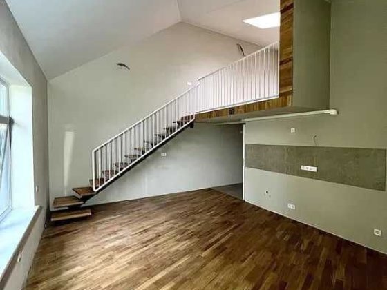 Дворівнева квартира в клубному будинку "Дубова роща".