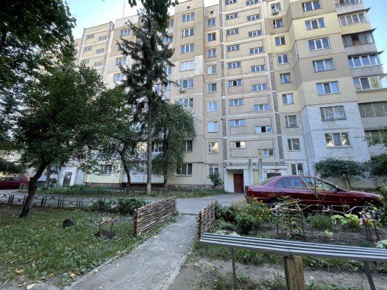 Продаж трикімнатноі , Киів , метро Шулявська Київ