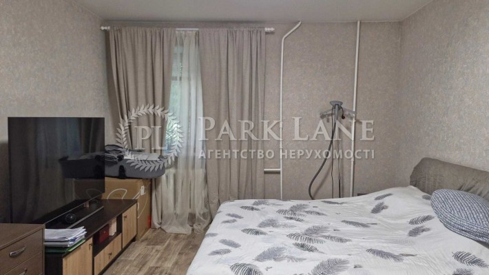 Продаж 2к квартири Нижньоюрківська 4 Подільський р-н - фото 1