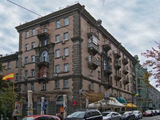 Продам 2 кімнатну квартиру по вулиці  Є. Чикаленка (Пушкінській), 2 Київ