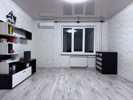 Продаж сучаної квартири на низькому поверсі. Метро Академмістечко Киев