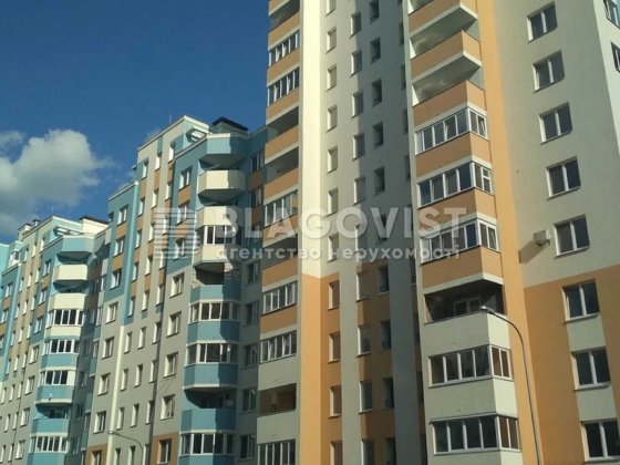 Продаж кімнатної квартири,вул.Сергія Данченко32а,Подільський Киев